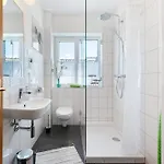 Bachem Mit Balkon Apartmán *